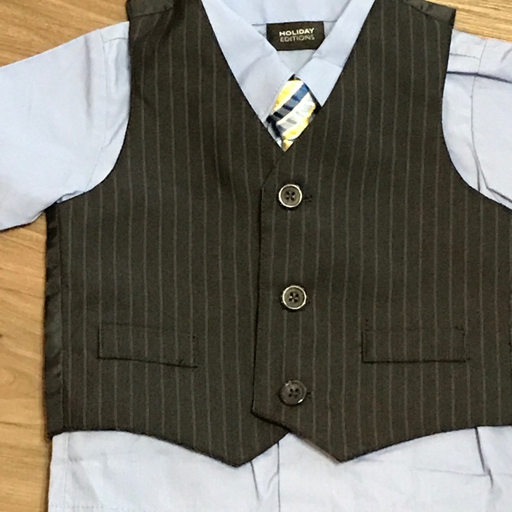 Holiday Editions 4 piece special occasion set suit